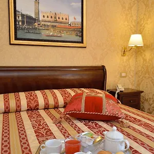 residenza-goldoni.hotelslidodijesolo.com/