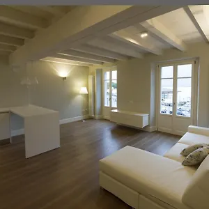 https://la-casa-del-porto-lovere.it-lombardy.com